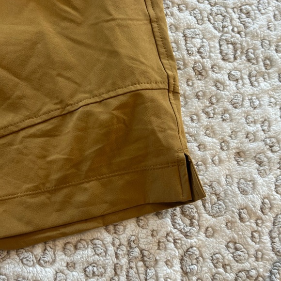 NWOT Old Navy Plus Size Women's 4x BrownShorts 4” - Picture 3 of 11